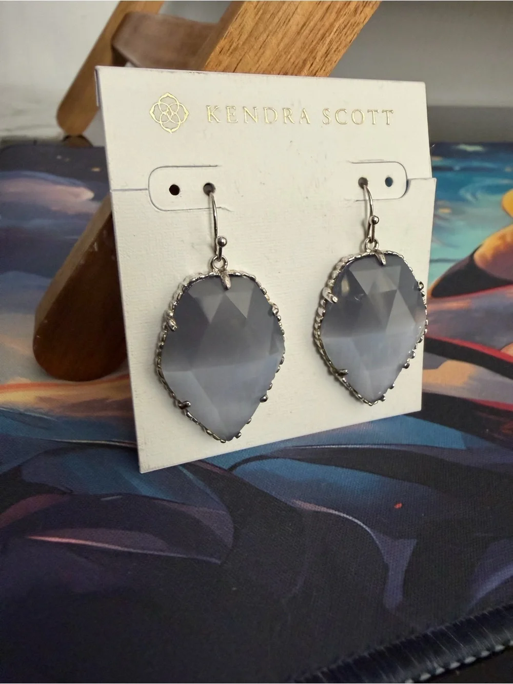 🌻Kendra Scott Faceted Slate Gray Elle-Style Drop Earrings - Picture 2 of 6